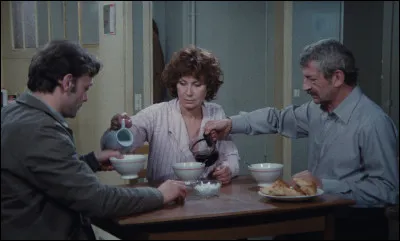 Quel cinéaste français a réalisé le film "Un mauvais fils" (1980) ?