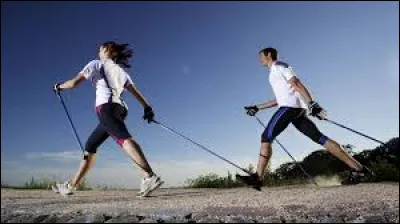Quel est ce sport où je pratique la marche avec des bâtons ?