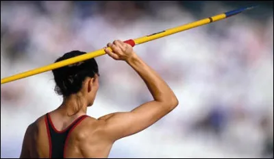 Comment s'appelle cette sorte de lance que les athlètes doivent envoyer le plus loin possible ?