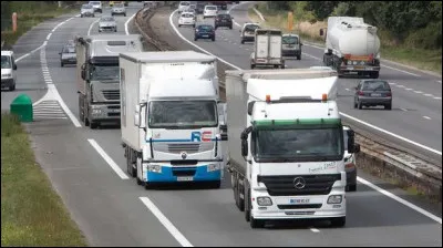 Dans "Toy Story 3" vers la fin du film, Woody, Jessie et leurs amis sont dans un camion. Dans lequel ?