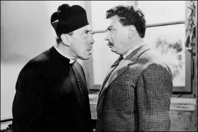 Tout le monde connaît les personnages de Don Camillo et Peppone, incarnés au cinéma par Fernandel et Gino Cervi, mais quel est le nom de l'auteur des nouvelles humoristiques dont les films ont été tirés ?