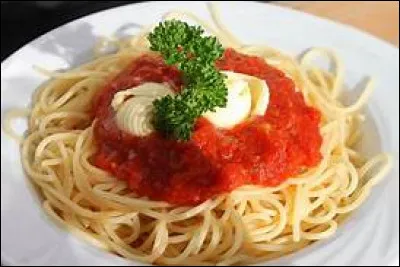 Est-ce que tu coupes tes spaghettis ?