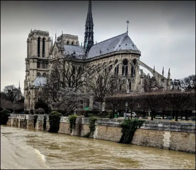 Quel est le point culminant de Paris ?