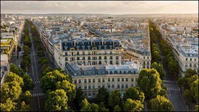 Combien y a-t-il d'habitants &agrave; Paris en millions, en 2020 ? (sans les banlieues)