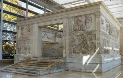 Rome : Comment s'appelle ce complexe architectural au programme iconographique diiiiinnngue ?