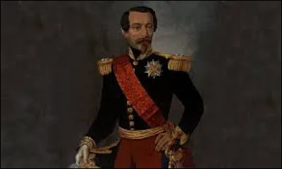 C'est Napoléon III qui a rétabli le droit de grève pour les ouvriers dans les années 1860.