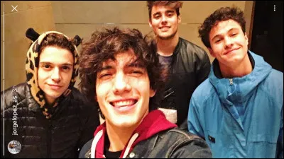 Dans quelle série Disney Channel a-t-il joué de 2016 à 2018 ?