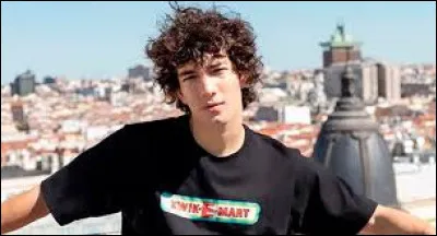 Comment s'appelle sa demi-sur dans Élite ?