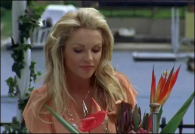 Comment s'appelle la nouvelle petite amie de Harrison Bennett ?