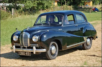 Cette berline britannique aux formes replètes avait la réputation d'être peu nerveuse et parfois difficile à conduire, faute à la qualité de l'essence à l'époque.