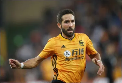 Quel joueur a été au Sporting Portugal, à Porto et à Monaco ?