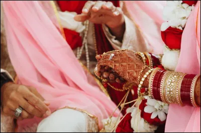 En Arabie Saoudite, les filles ne sont pas autorisées à se marier avant l'âge de 20 ans.