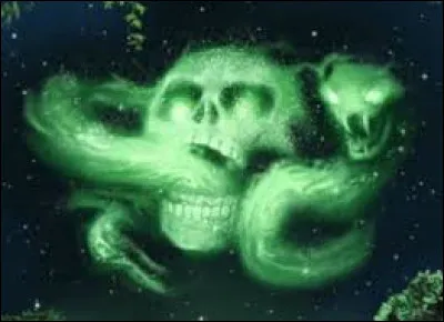 Dans le tome 4, quels Mangemorts étaient présents lors du retour de Lord Voldemort ?