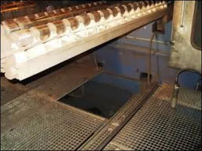 Nous devons changer le caillebotis d'une passerelle. Le soir en partant nous n'avons pas le temps de remettre une section que nous avions enlev&eacute;e. Que doit-on faire ?