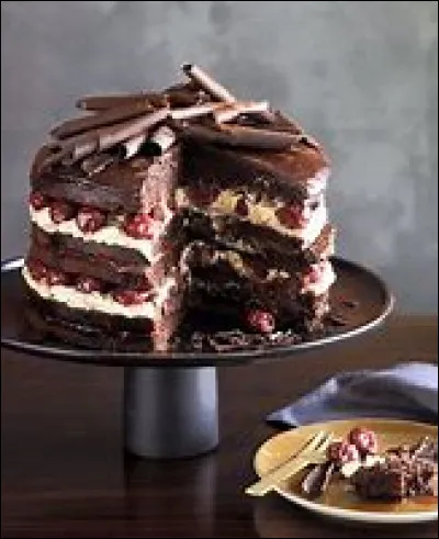 Quel est le fruit que l'on trouve dans une forêt noire ?