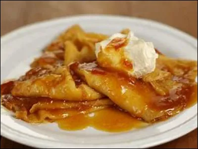 Avec quel alcool flambe-t-on les crêpes suzette ?