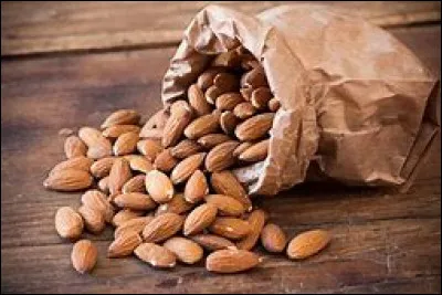 Quel biscuit italien est fait à base d'amandes ?