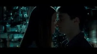Où Ginny et Harry se sont-ils embrassés ?