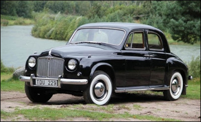 Cette berline à moteur quatre ou six cylindres est devenue emblématique du paysage automobile britannique des années 50. Quel est son nom ?