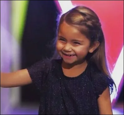 À quel âge Valentina a-t-elle participé à "The Voice Kids" ?