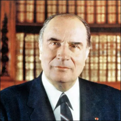 Quel Premier ministre de François Mitterrand a été précédemment fraiseur, puis employé à la SNCF ?