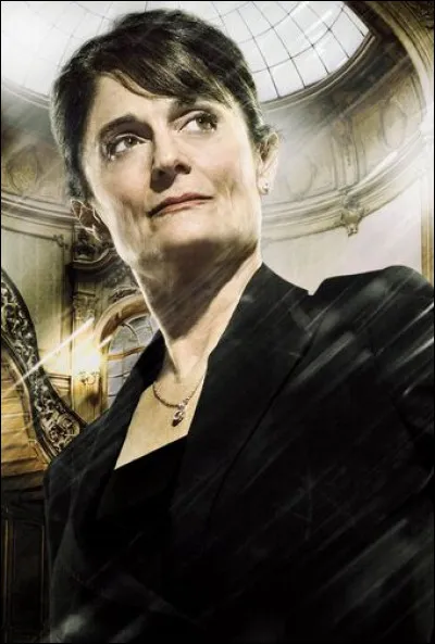 Quel est le pouvoir d'Angela Petrelli  ?