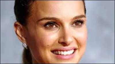 Comment s'appelle la doubleuse en voix française de Nathalie Portman ?