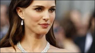 A-t-elle des frères et s&oelig;urs ?