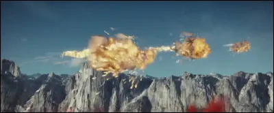 Qu'est-ce qui sauve Rose Tico dans son speeder des TIEs durant la bataille de Crait ?