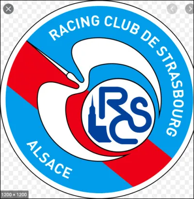 Quel est le maillot domicile du RC Strasbourg ?