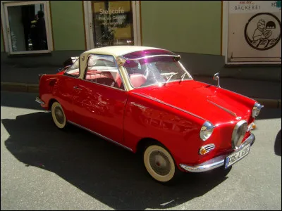 Tous les microcars n'étaient pas des blobs difformes ou des œufs montés sur roulettes. Il y en avait aussi des très présentables, voir jolis comme celle-ci. Quelle voiture est-ce ?