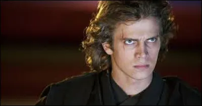 De quelle couleur est le sabre d'Anakin Skywalker dans l'épisode III ?