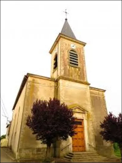 Voici l'église Saint-Georges de Housséville. Village de l'arrondissement de Nancy, il se situe dans le département ...