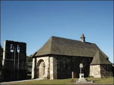 Voici l'église Saint-Martial et son clocher-mur de Palisse. Commune néo-aquitaine dans l'arrondissement d'Ussel, elle se situe dans le département ...