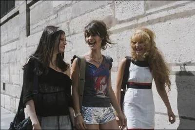 Comment se nomme ces trois filles ?