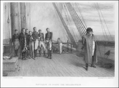 Après Waterloo et son abdication définitive, Napoléon tentera de s'exiler aux États-Unis pour y faire une carrière de scientifique. Dans quel port de la côte atlantique s'embarqua-t-il en juillet 1815 ?