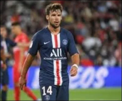 De quelle nationalité est Juan Bernat ?