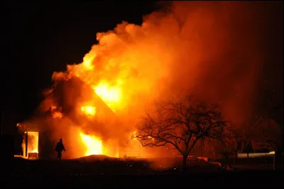 Il y a un incendie chez toi.