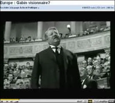 "Monsieur, il existe des patrons de Gauche !"
- "C'est vrai ! Il existe aussi des poissons volants mais qui ne constituent pas la majorité du genre !"
Réplique inoubliable dans la bouche de Jean Gabin;
Henri Verneuil, 1961.