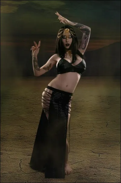 Le pharaon Mérenré II tomba amoureux de cette sublime servante ; son histoire est l'origine du conte de Cendrillon. Qui est-elle ?