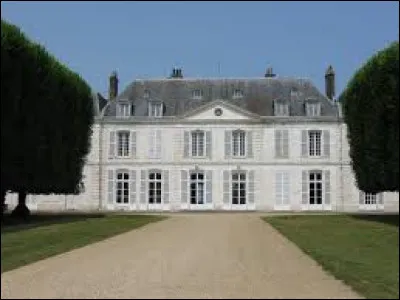 Je vous emmène en Île-de-France à la découverte du château de Millemont. Commune de l'arrondissement de Rambouillet, elle se situe dans le département ...