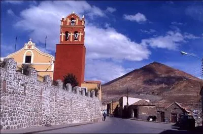 Dans quel pays se trouve la cit de l'argent de Potosi,  quelque 4000 m d'altitude ?