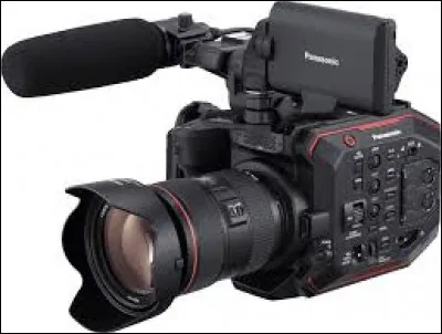 Comment appelle-t-on une personne qui filme la vidéo ?