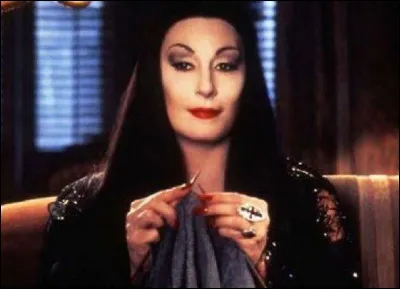 Quel est le nom de la m&egrave;re de ''La Famille Addams'' ?