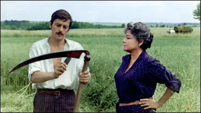 Un criminel nommé Jean Lavigne, évadé du bagne (Alain Delon), arrive dans un village. Il se fait engager comme ouvrier dans une ferme. C'est ...