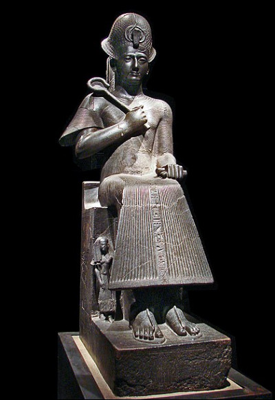 Combien de temps Ramsès II, considéré comme le Louis XIV de son siècle, a-t-il régné sur l'Égypte à partir de -1279 ?