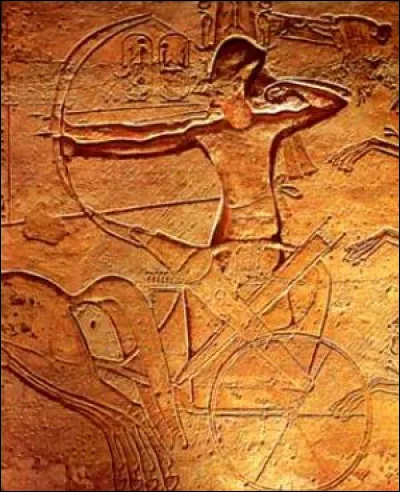 Vers -1274, Ramsès II cherche à prendre la ville hittite de Qadesh en Syrie, cependant ayant sous-estimé l'ennemi, les Égyptiens se sont fait attaquer par les Mouwatalli, par combien de chars ?