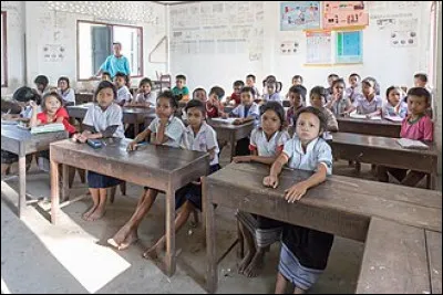 Ma langue officielle est le lao et la religion principalement pratiquée par mes citoyens est le bouddhisme...