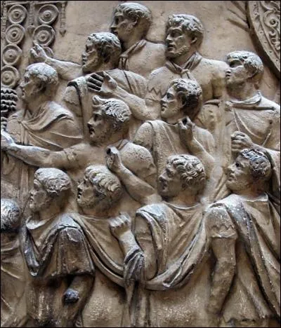 Sous l'Empire, l'armée romaine comprenait toutes sortes de catégories de non combattants, dont on a pu retrouver la liste grâce à des inscriptions. Qu'étaient les « doctores » ?