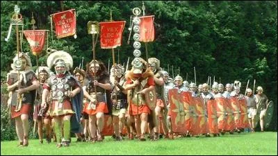 Les Légions furent souvent stationnées non loin des frontières ou près des grands fleuves. Quelle légion fut stationnée près d'Argentoratum (Strasbourg) à la fin du Ier siècle ap. J. -C. ?